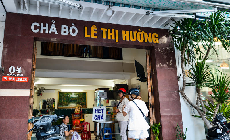 Cửa h&agrave;ng chả b&ograve; L&ecirc; Thị Hường - 4 Ho&agrave;ng Diệu